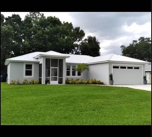 117 Eventide Ave — Photo 1