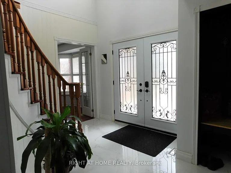 128 William Stephenson Dr — Photo 5