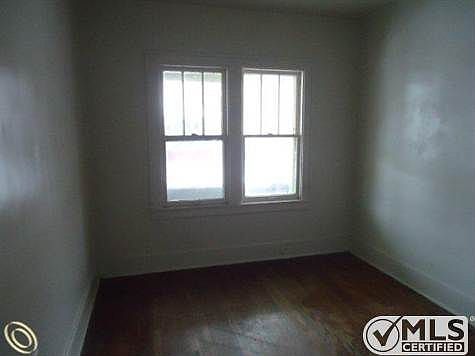 261-904720- Bedroom 1-1.JPG