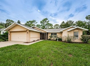 11 Carnation Ct E, Homosassa, FL 34446