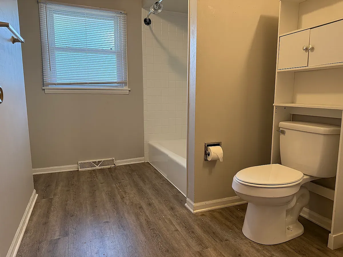 5 bed, 1234 sqft, $2,800 — Photo 4