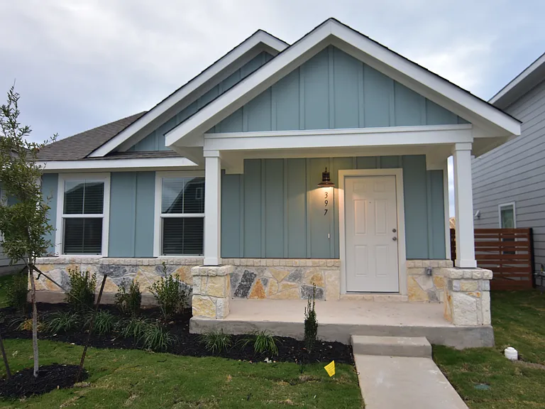 409 Keefer Ln — Photo 1
