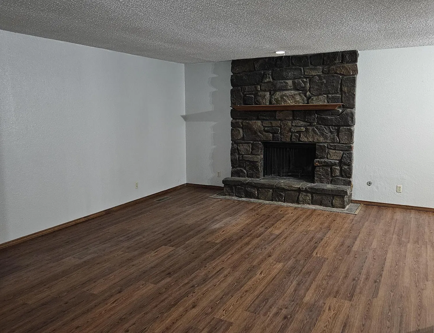 3 bed, 1475 sqft, $1,475 — Photo 2