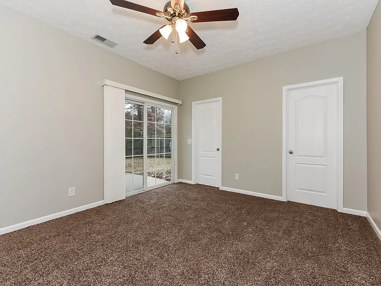 1903 Champlain Dr — Photo 10