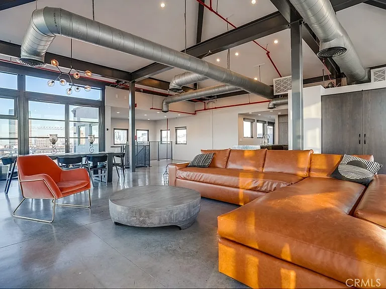 100 W 5th St #Penthouse 9B — Photo 7