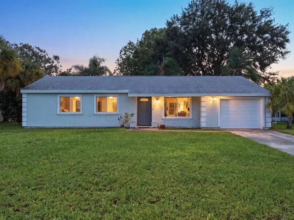 674 SW Old Briar Avenue, Port St Lucie, FL 34953
