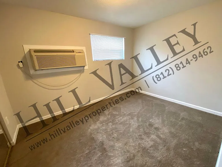 926 Center St — Photo 5