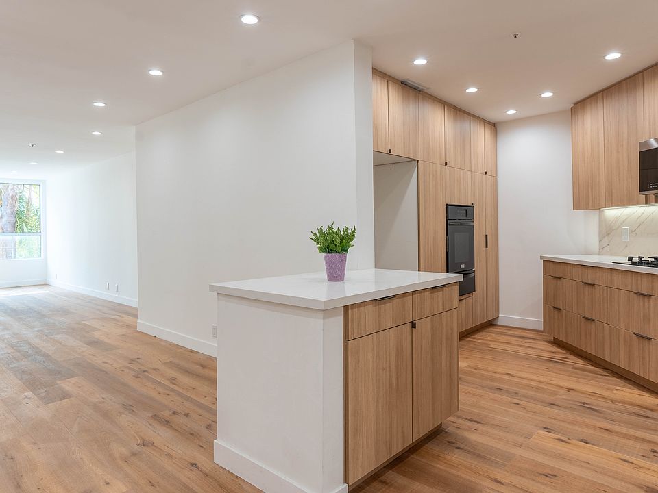 Dining/Kitchen