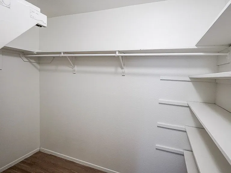 Trenton Place — Photo 7