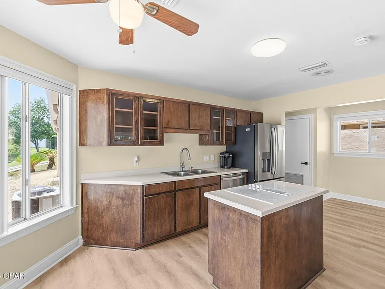 2718 Country Club Dr — Photo 10