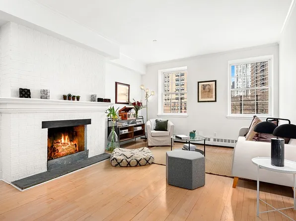 130 Beekman St APT 4B, New York, NY 10038