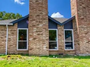 2402 Summer Place Dr, Arlington, TX 76014