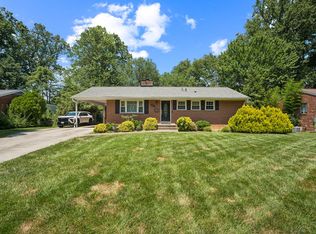 7122 Catlett St, Springfield, VA 22151