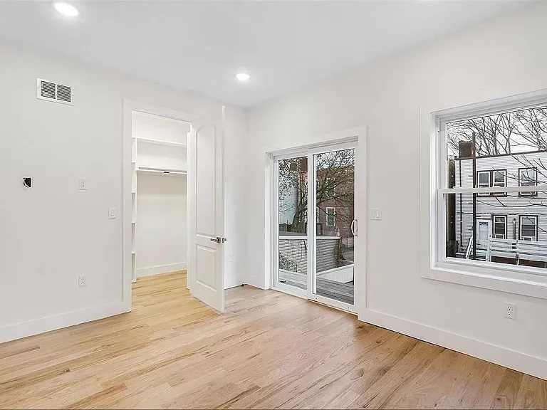 379 Ege Ave — Photo 7