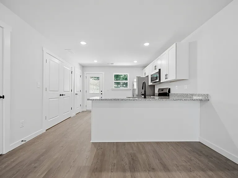 131 8th Avenue Dr SE — Photo 6