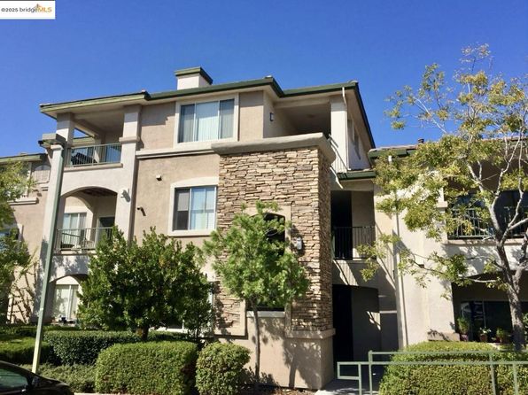 701 Gibson Dr APT 828, Roseville, CA 95678