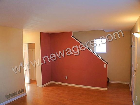 3rd image of 460 W 4th Ave