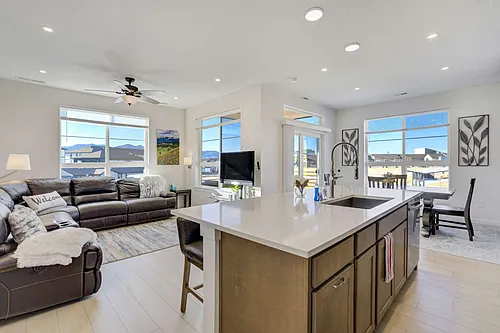 10675 Helenite Point Photo 1