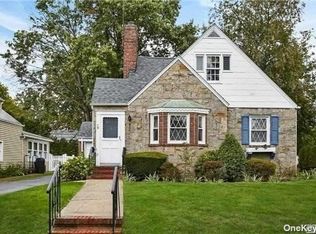 67 Harvard St, Garden City, NY 11530
