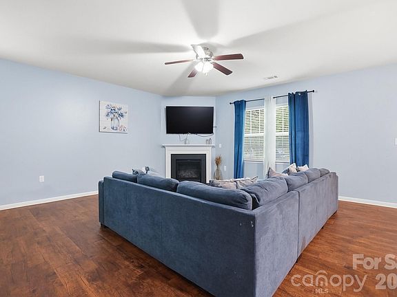 5th image of 112 Meadow Stream Dr