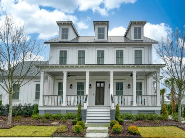 536 Lesesne St, Daniel Island, SC 29492