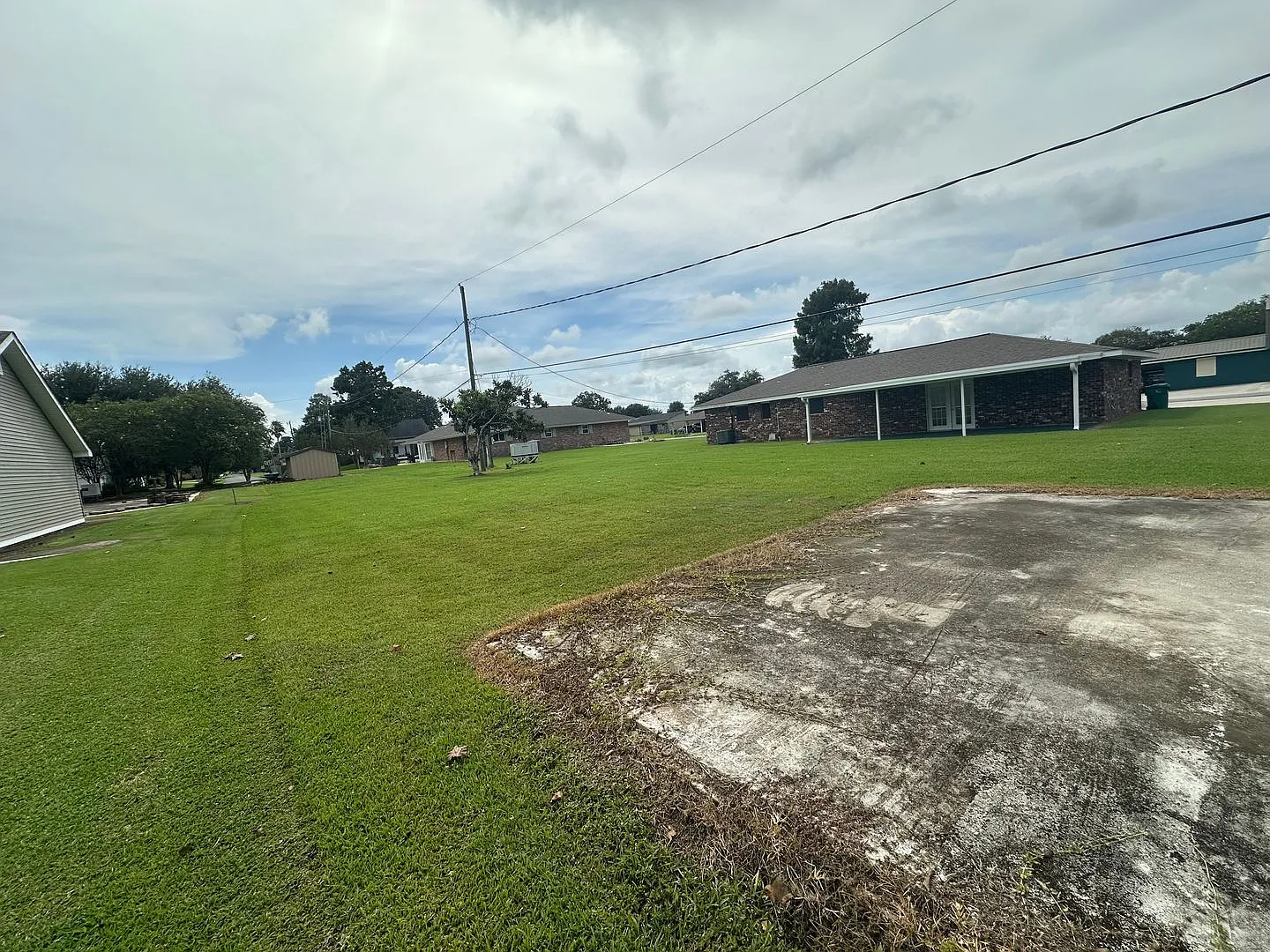 Spacious, Country Living 4 Bedroom, 2 Bath in Larose — Photo 3