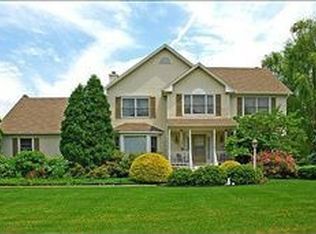 2 Shire Dr, Great Meadows, NJ 07838