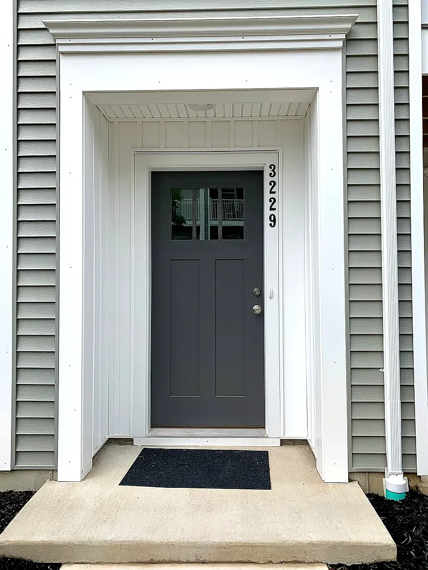 3 bed, 2.5 bath, 2200 sqft, $2,300 — Photo 3