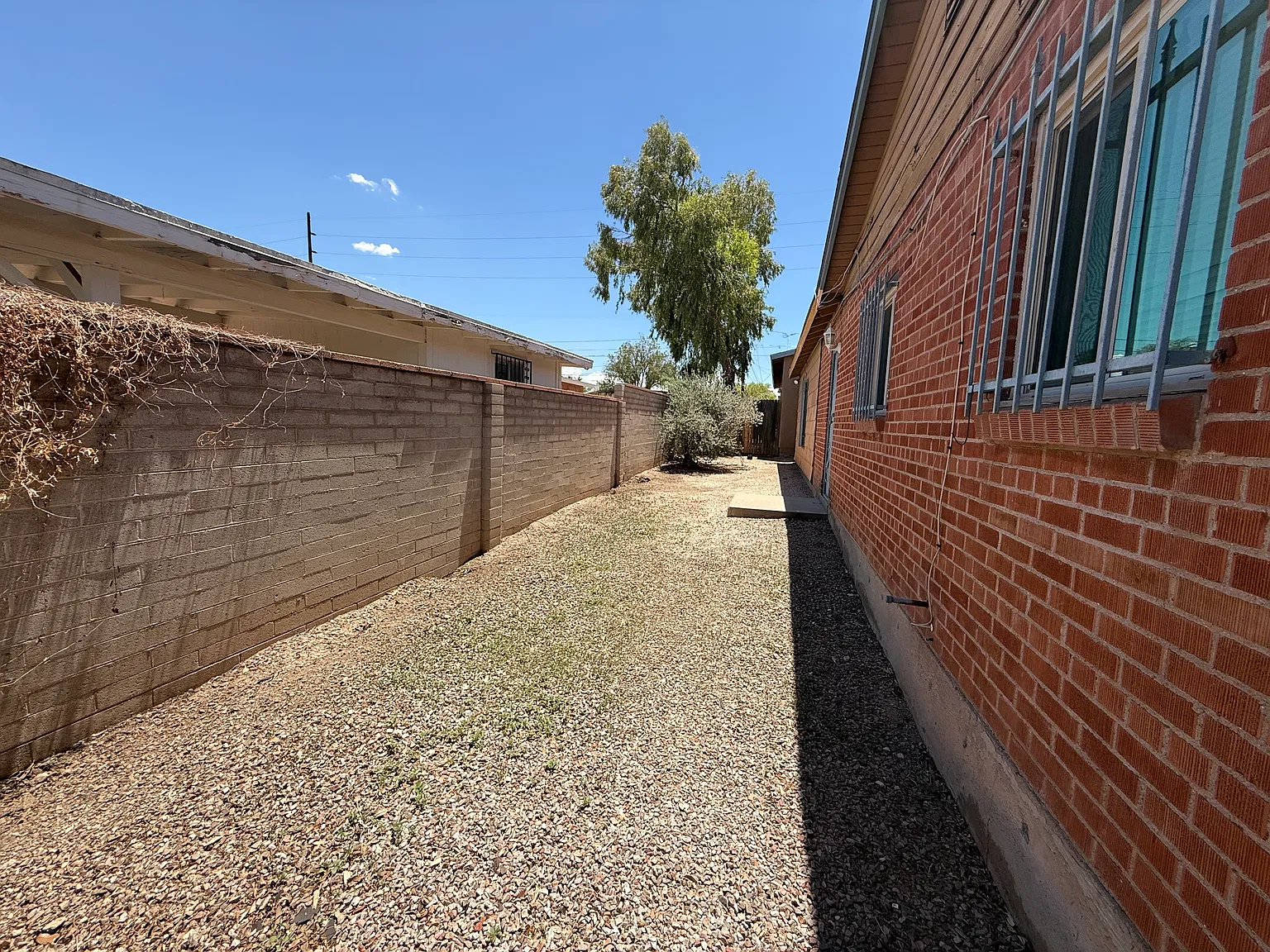 3 bed, $2,370 — Photo 2