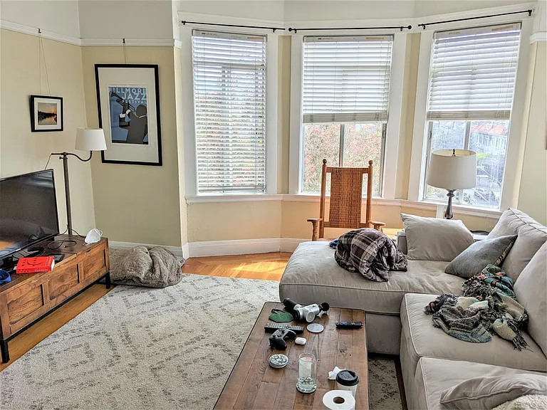 550 Lake St #302 — Photo 3