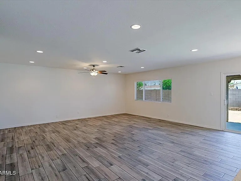 536 N Cheri Lynn Dr — Photo 6