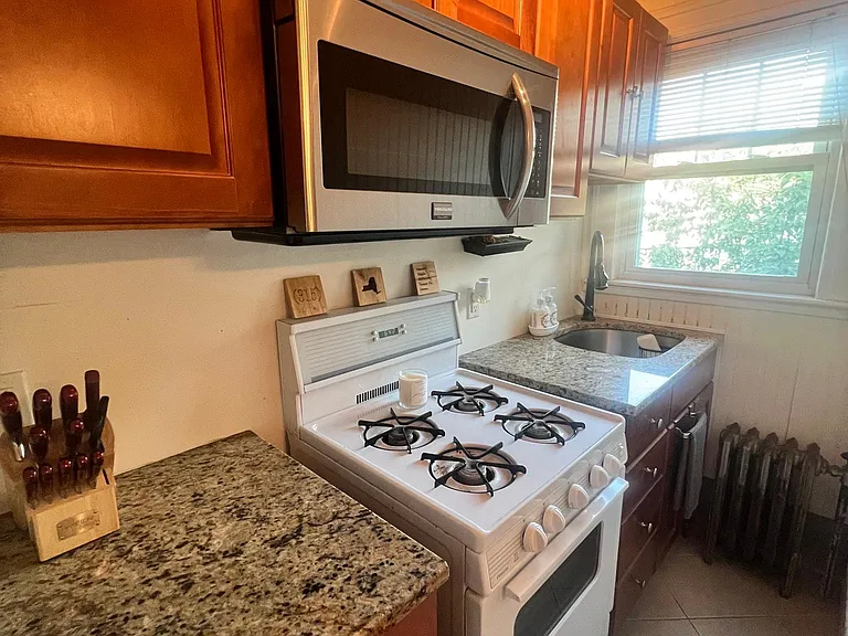 59 Brook St #10 — Photo 4