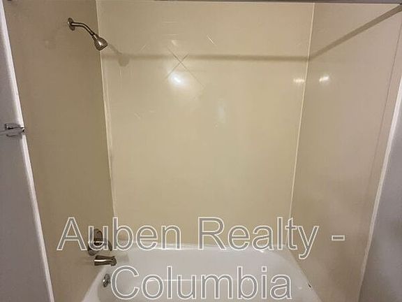 2nd image of 15 Londonderry Sq