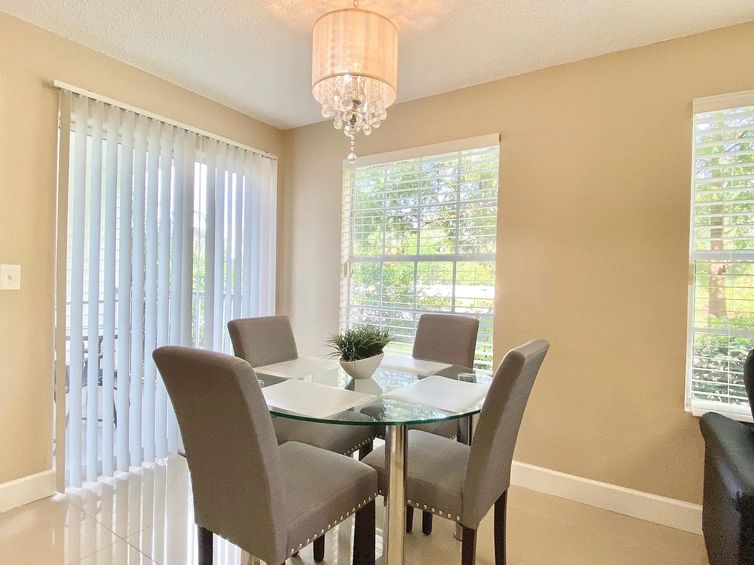 2 bed, 1100 sqft, $3,000 — Photo 3
