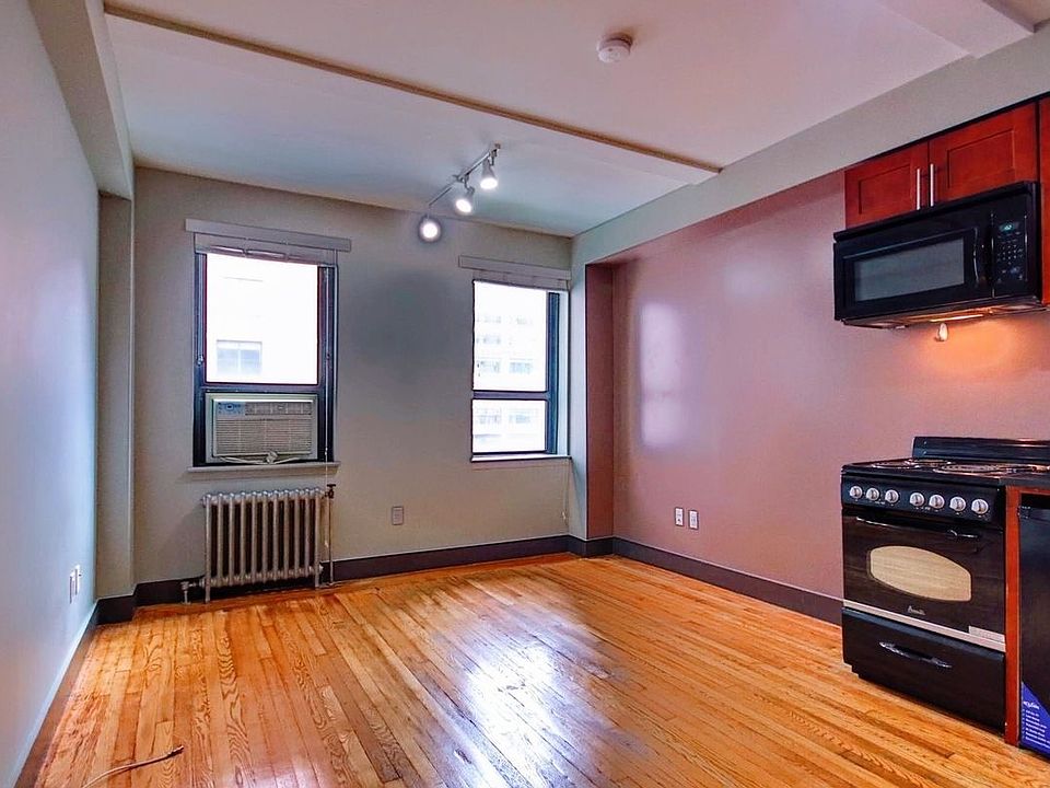 1st image of 11 Waverly Pl APT 9H