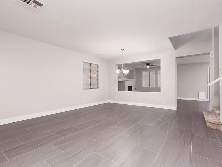 57 Ashby Hills Ct — Photo 4