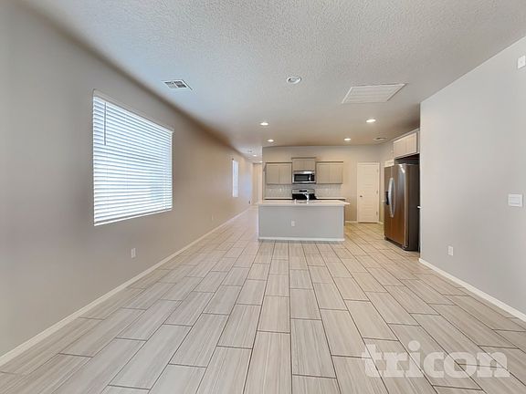 2nd image of 4872 Blackburn Rd NE