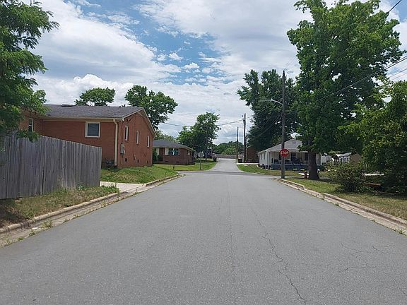 4th image of 708 Meridian St
