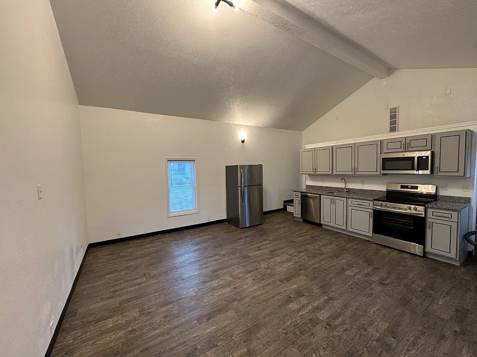 105 Prospect Ave #1