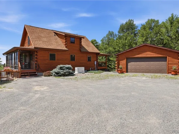 6688 Cross Rd, Springville, NY 14141
