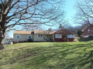 5432 Valley View Dr, Gap, PA 17527
