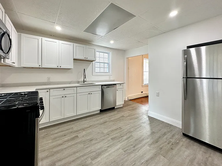 170 Alabama Ave — Photo 28