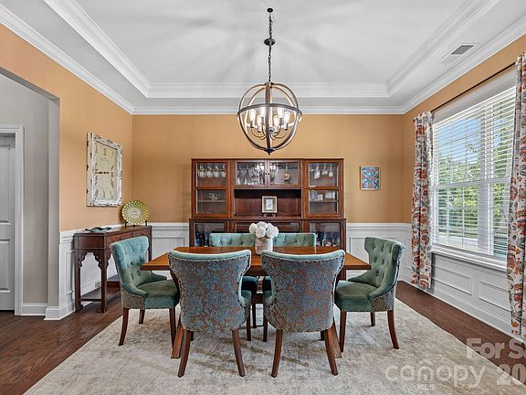 4th image of 2026 Sweet William Dr