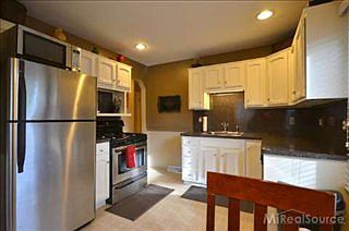 4th image of 3026 N Altadena Ave