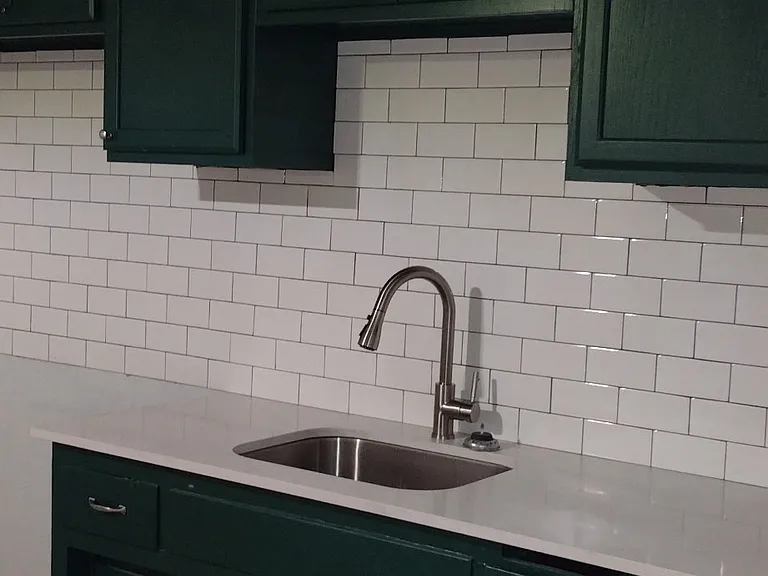 Robinson Apartments — Photo 7