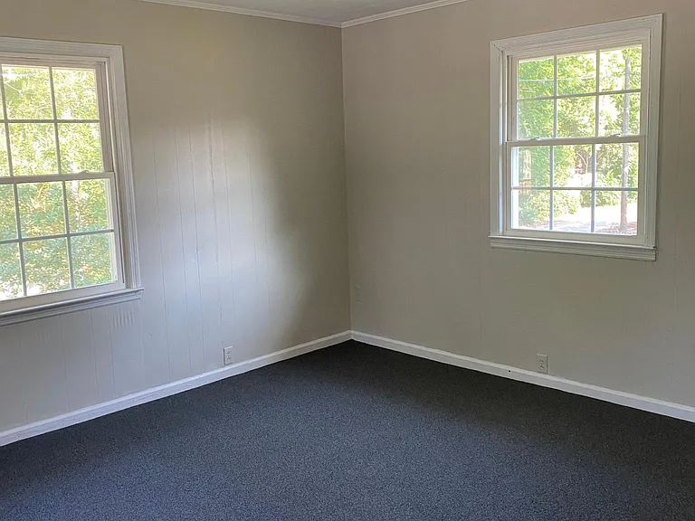 900 Henry St #B — Photo 14