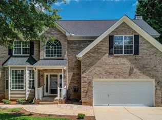 33 Holly Springs Ln, Greensboro, NC 27455