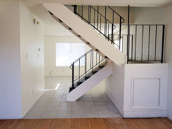 4th image of 4211 Weymouth Ln