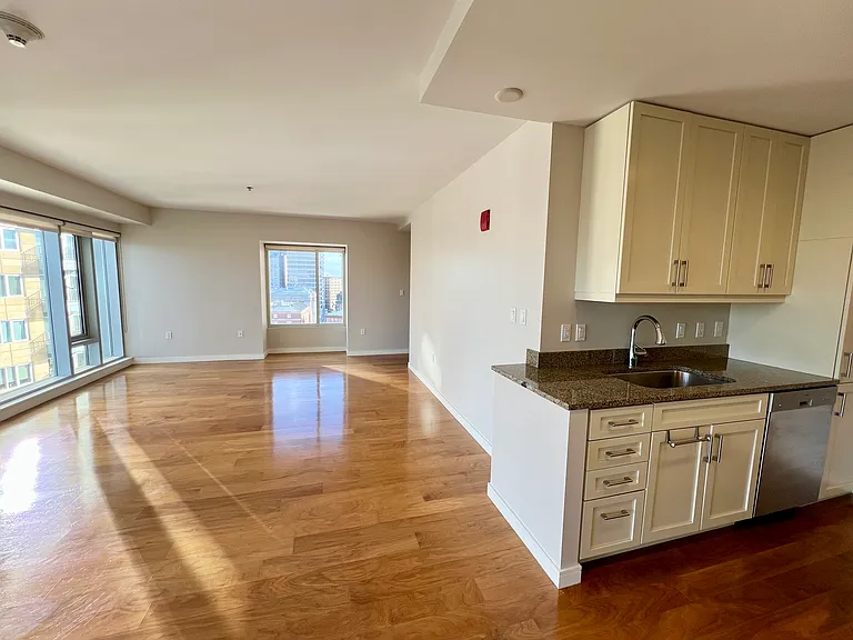 200 Exchange St — Photo 10