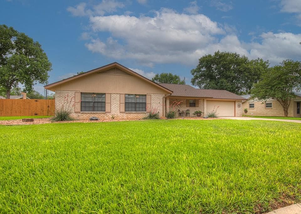 409 W Tanglewood Dr, New Braunfels, TX 78130 MLS 45719101 Zillow